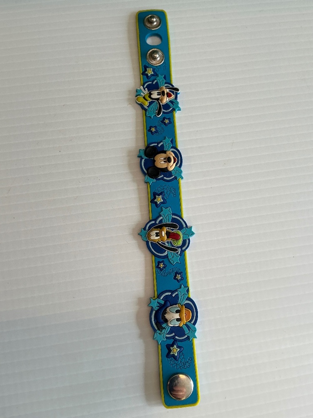 Official Disney Blue Vinyl Snap Bracelet Mickey Donald Goofy Pluto Stars